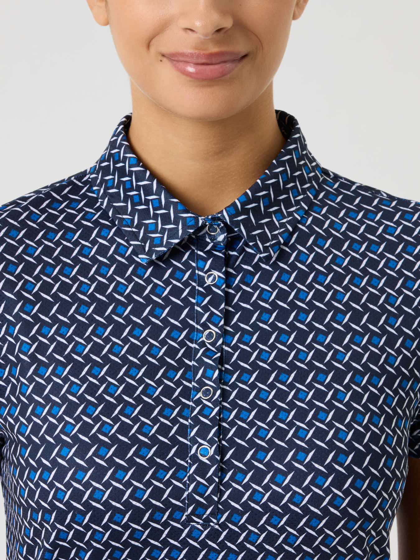 Sheermotion Cap-Sleeved Top Square – Daily Sports